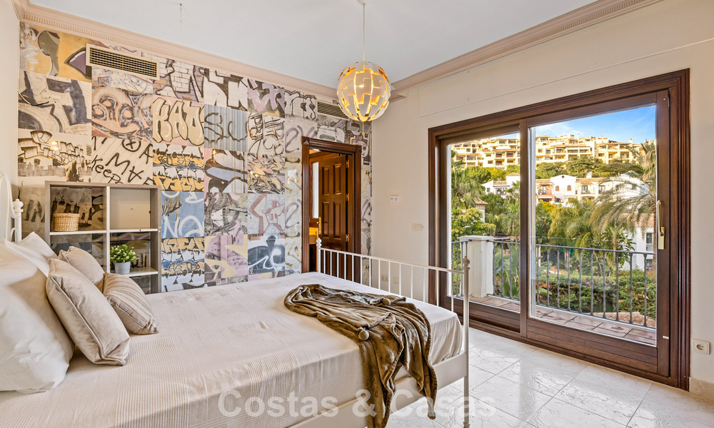 Luxury villa with unique architecture for sale surrounded by golf courses in Benahavis - Marbella 778892