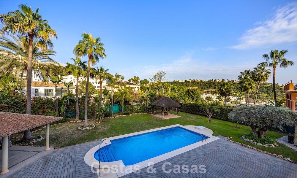 Luxury villa with unique architecture for sale surrounded by golf courses in Benahavis - Marbella 778895