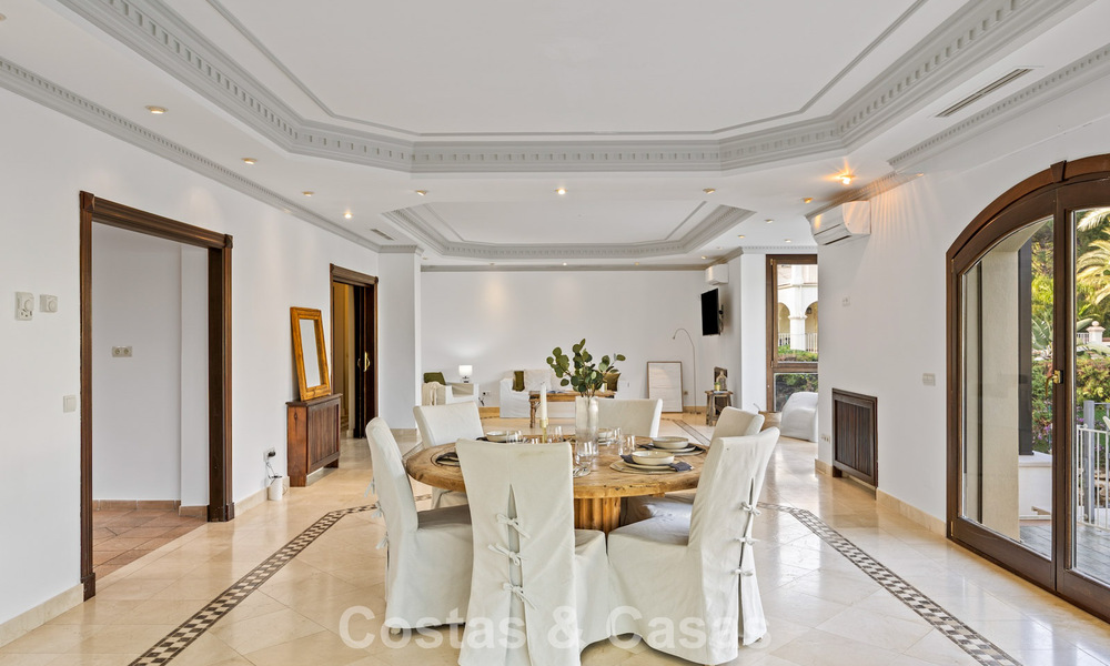 Luxury villa with unique architecture for sale surrounded by golf courses in Benahavis - Marbella 778911