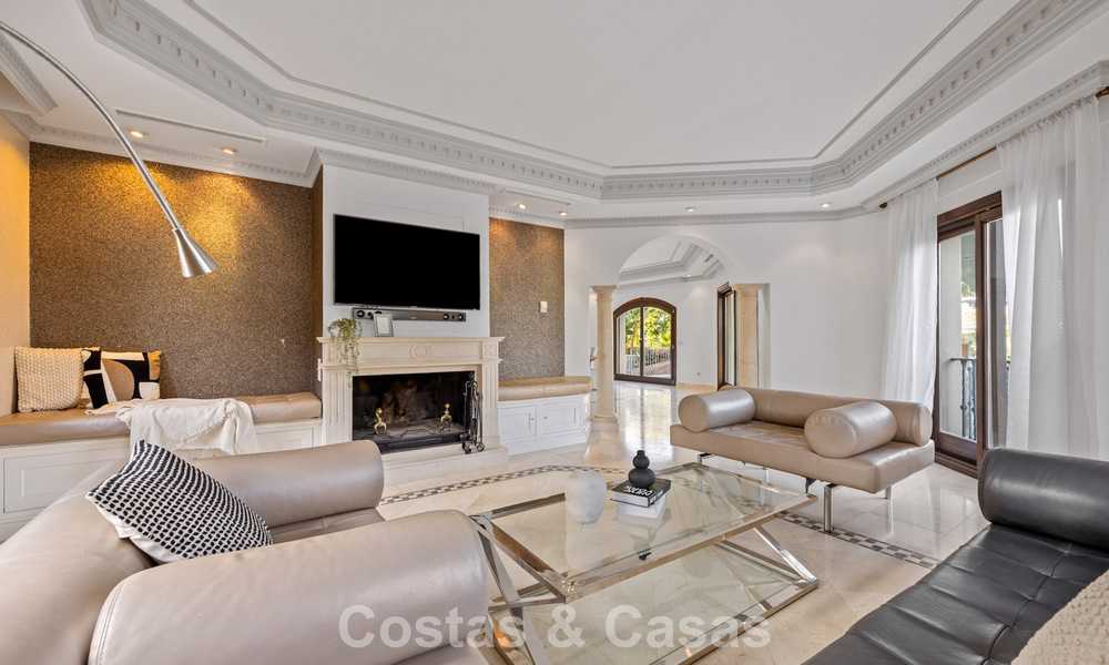 Luxury villa with unique architecture for sale surrounded by golf courses in Benahavis - Marbella 778914