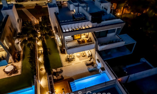 Move-in ready luxury property for sale within walking distance to the beach and Puerto Banus, Marbella 779230 