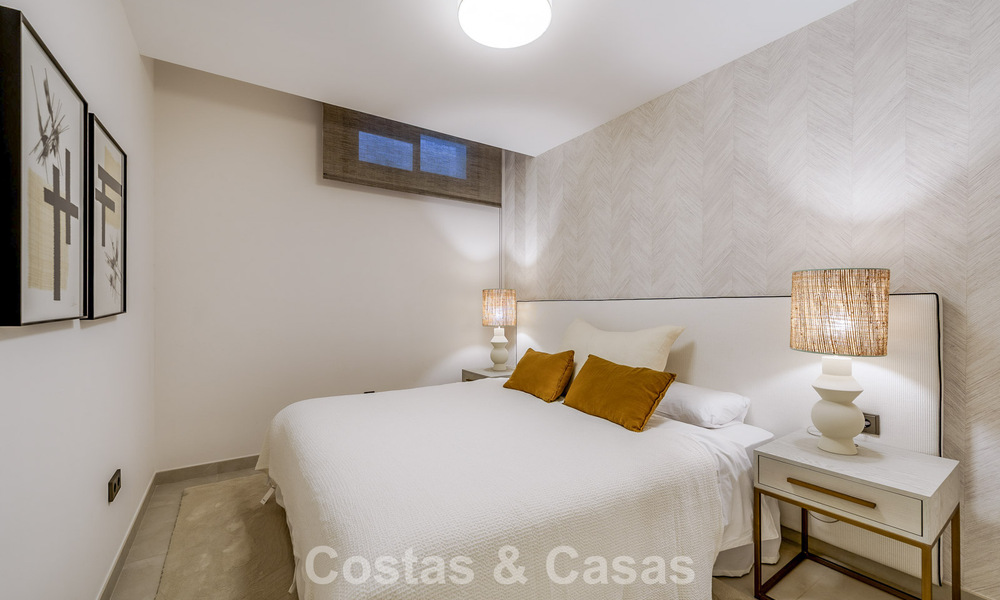 Move-in ready luxury property for sale within walking distance to the beach and Puerto Banus, Marbella 779231