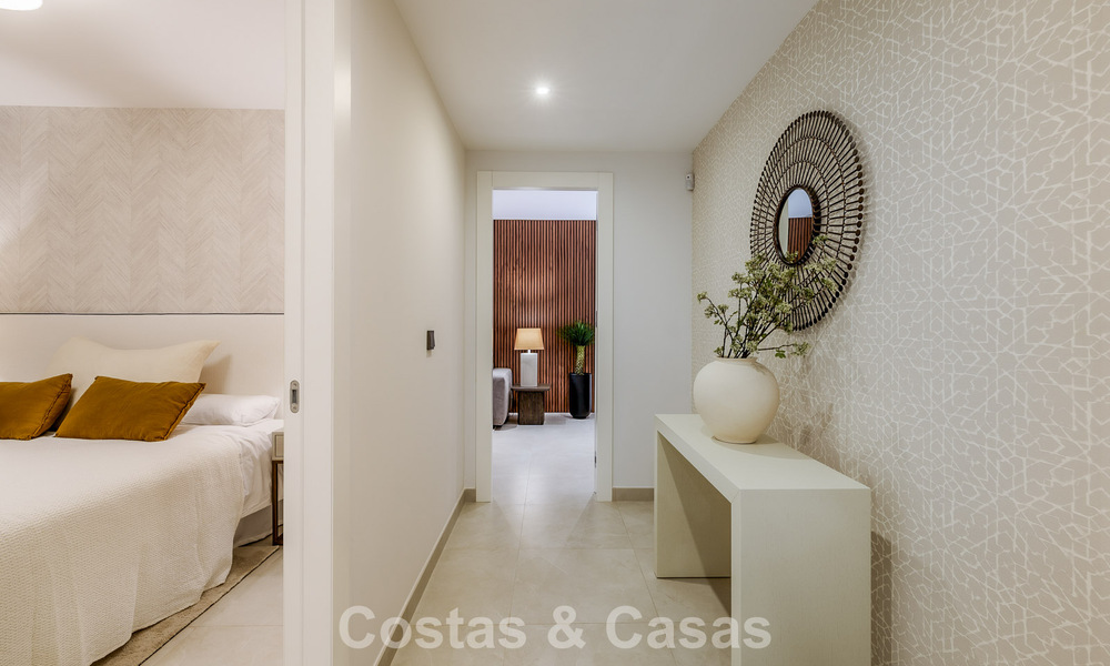 Move-in ready luxury property for sale within walking distance to the beach and Puerto Banus, Marbella 779235