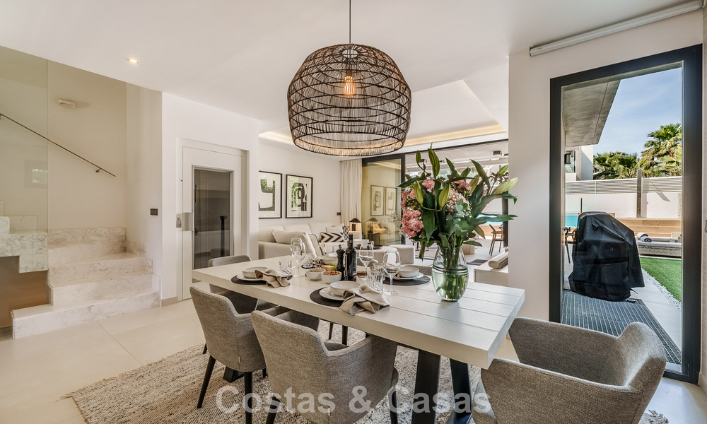 Move-in ready luxury property for sale within walking distance to the beach and Puerto Banus, Marbella 779238