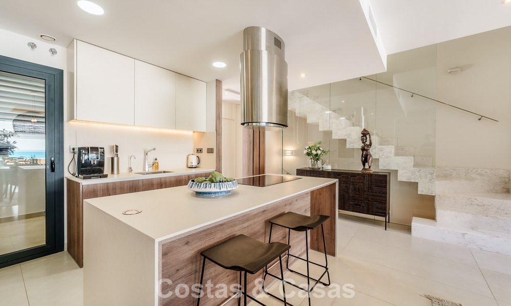 Move-in ready luxury property for sale within walking distance to the beach and Puerto Banus, Marbella 779239