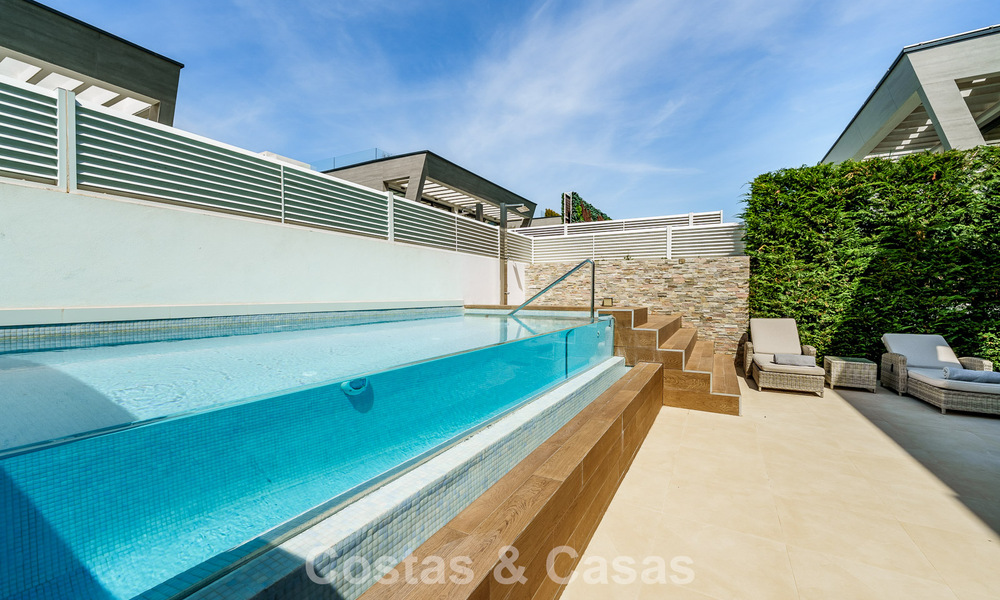 Move-in ready luxury property for sale within walking distance to the beach and Puerto Banus, Marbella 779243