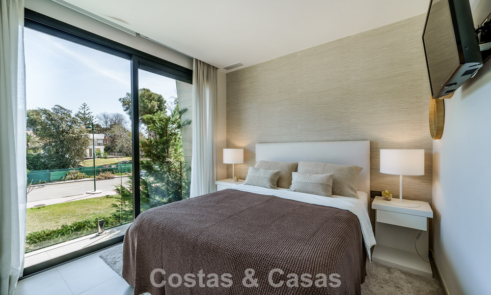 Move-in ready luxury property for sale within walking distance to the beach and Puerto Banus, Marbella 779247