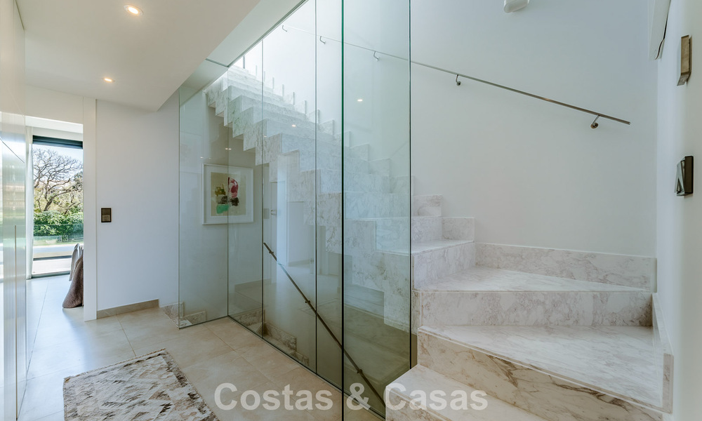 Move-in ready luxury property for sale within walking distance to the beach and Puerto Banus, Marbella 779248