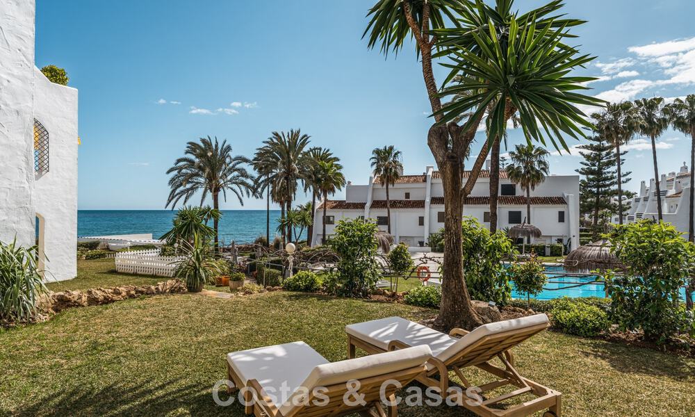 First-Class renovated beachfront apartment with sea views for sale on Marbella’s Golden Mile 779038