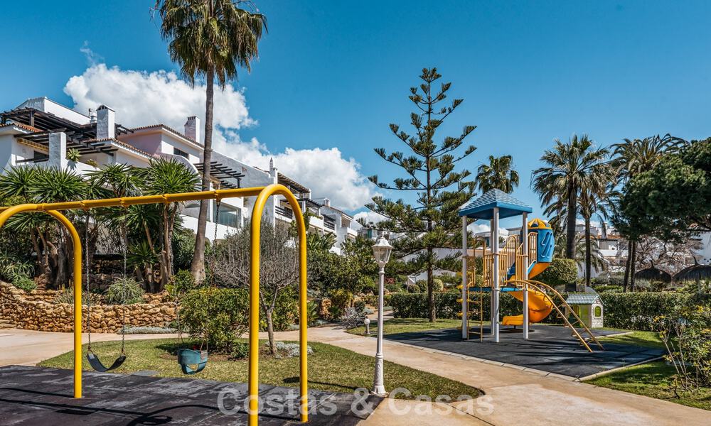 First-Class renovated beachfront apartment with sea views for sale on Marbella’s Golden Mile 779046