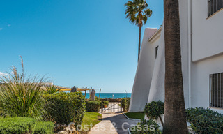 First-Class renovated beachfront apartment with sea views for sale on Marbella’s Golden Mile 779047 