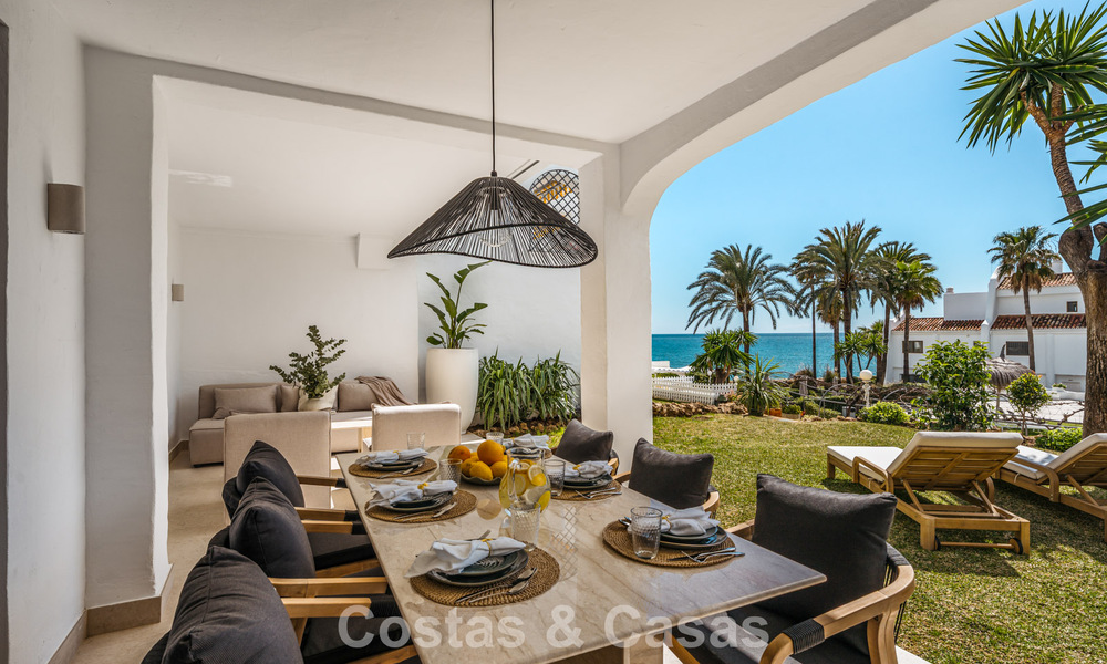 First-Class renovated beachfront apartment with sea views for sale on Marbella’s Golden Mile 779055
