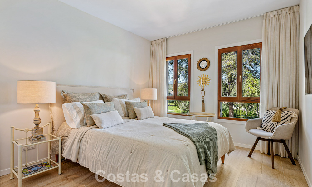 Frontline golf penthouse with stunning golf and sea views for sale in a gated community of Nueva Andalucia, Marbella 779093