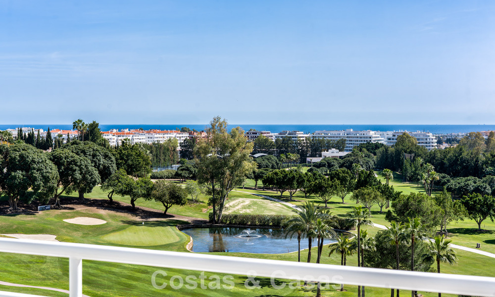 Frontline golf penthouse with stunning golf and sea views for sale in a gated community of Nueva Andalucia, Marbella 779098