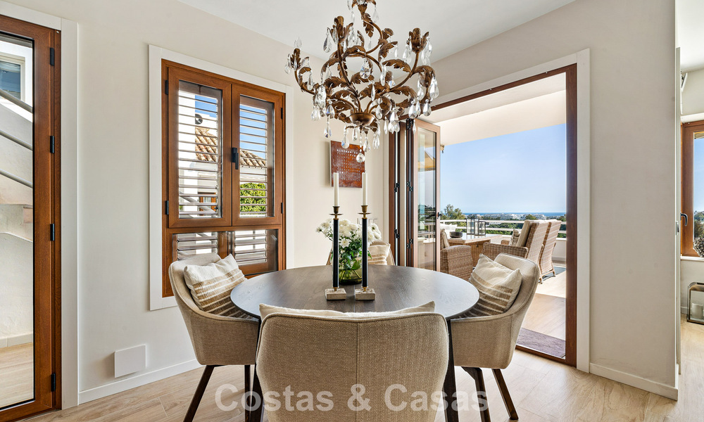 Frontline golf penthouse with stunning golf and sea views for sale in a gated community of Nueva Andalucia, Marbella 779106