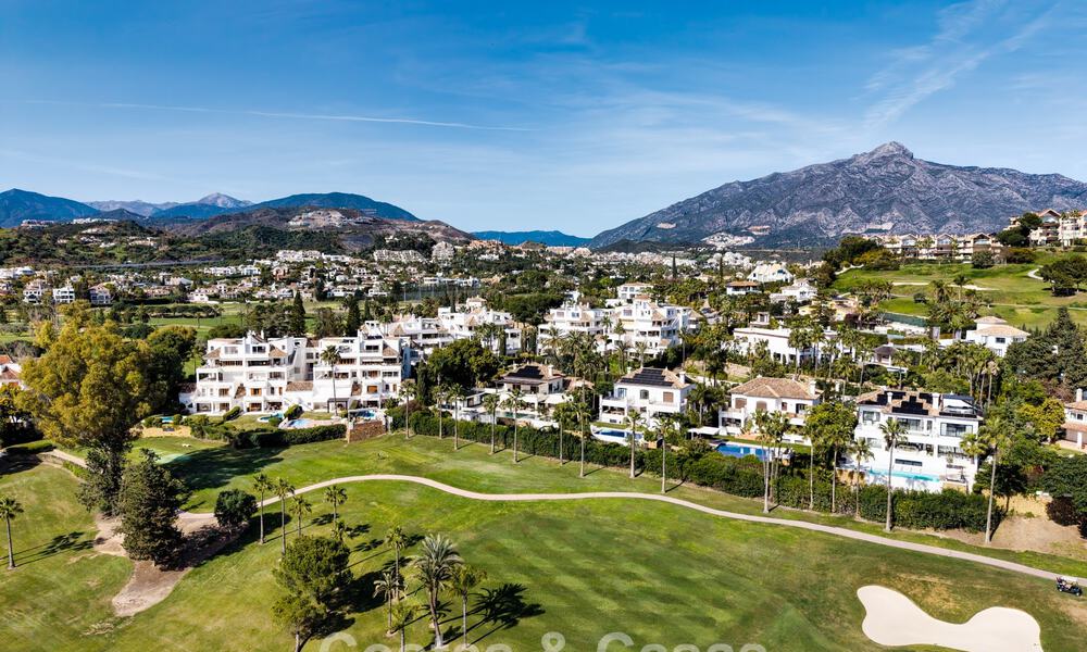 Frontline golf penthouse with stunning golf and sea views for sale in a gated community of Nueva Andalucia, Marbella 779111