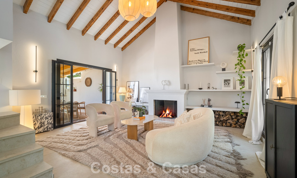 Beautifully renovated townhouse in a timeless Andalusian style with sea views for sale on Marbella's Golden Mile 778959