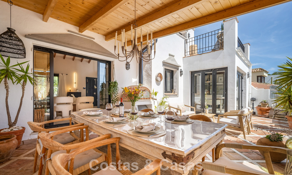 Beautifully renovated townhouse in a timeless Andalusian style with sea views for sale on Marbella's Golden Mile 778962