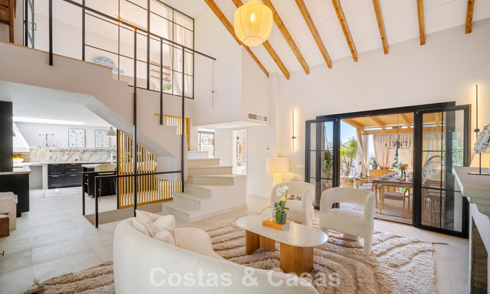 Beautifully renovated townhouse in a timeless Andalusian style with sea views for sale on Marbella's Golden Mile 778970
