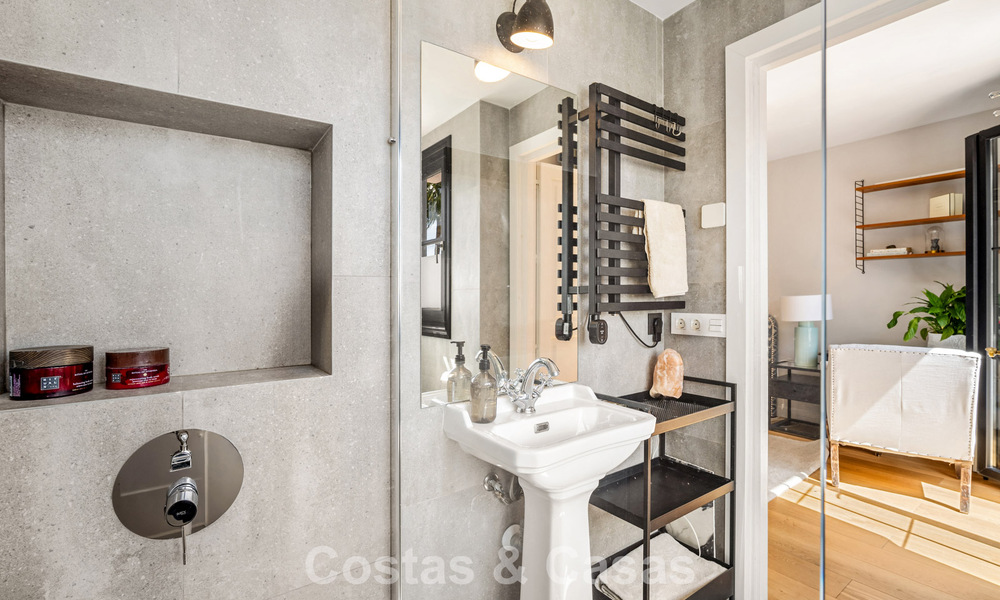 Beautifully renovated townhouse in a timeless Andalusian style with sea views for sale on Marbella's Golden Mile 778978