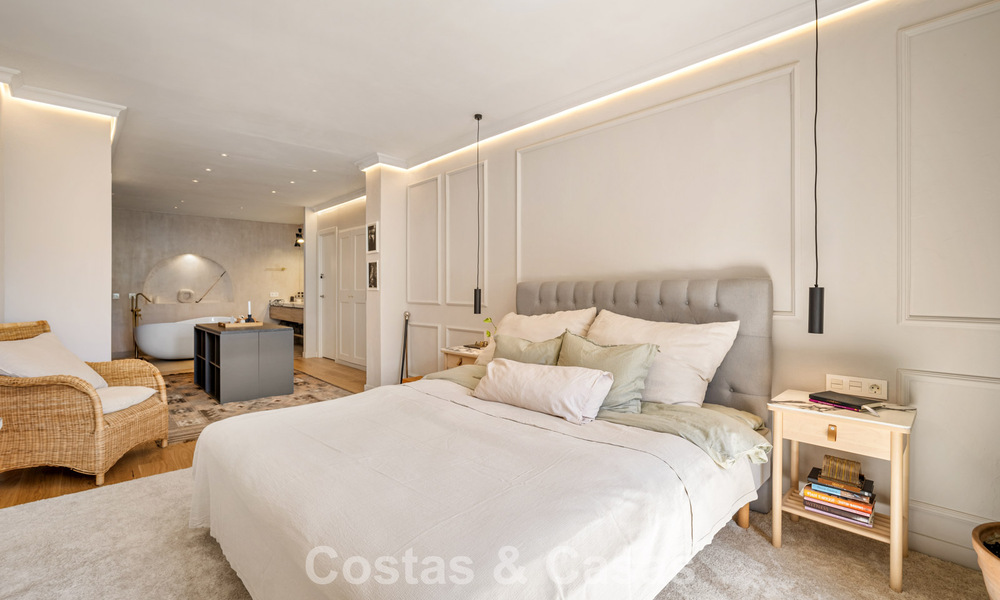 Beautifully renovated townhouse in a timeless Andalusian style with sea views for sale on Marbella's Golden Mile 778987