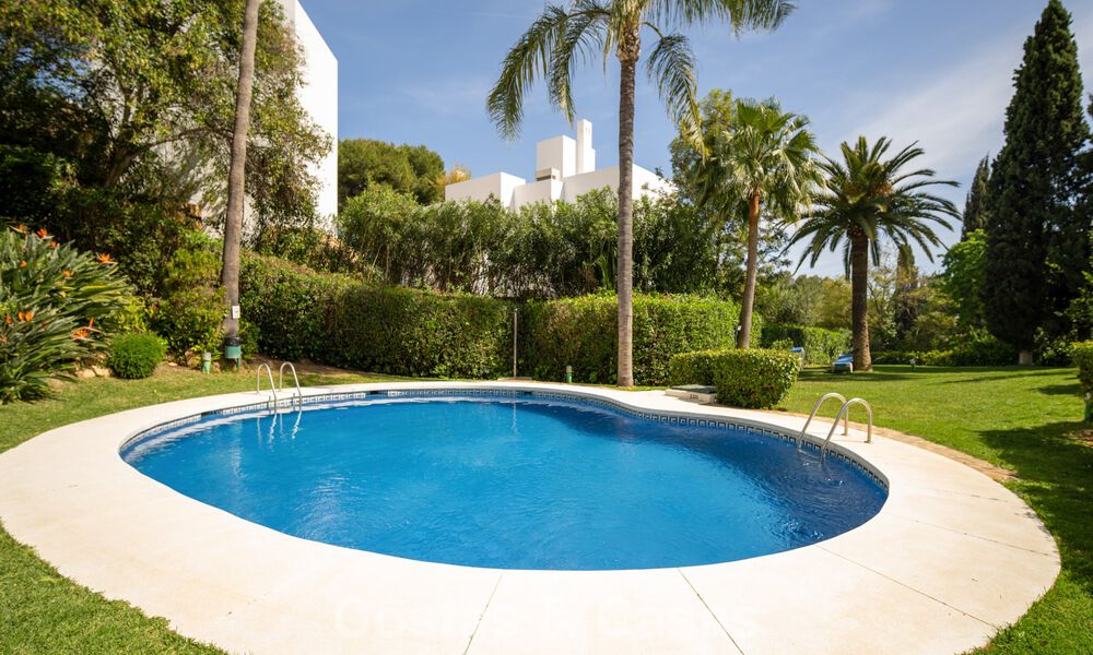 Beautifully renovated townhouse in a timeless Andalusian style with sea views for sale on Marbella's Golden Mile 778996
