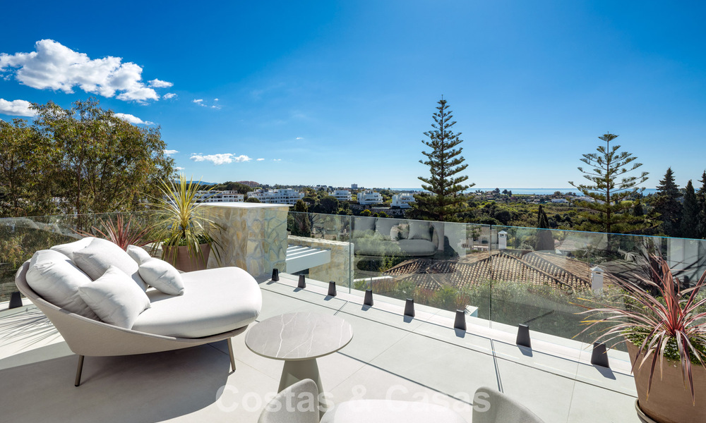 Brand new modernist luxury villa for sale in the exclusive gated community of La Quinta, Marbella - Benahavis 779005