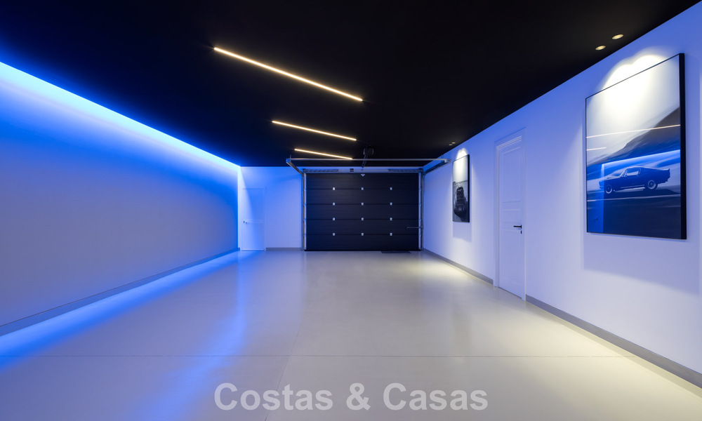 Brand new modernist luxury villa for sale in the exclusive gated community of La Quinta, Marbella - Benahavis 779030