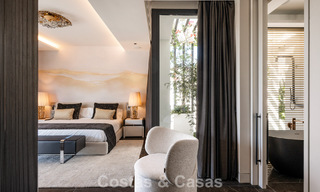 Move-in ready, state-of-the-art luxury villa for sale just a stone's throw from the beach on Marbella's coveted Golden Mile 779382 