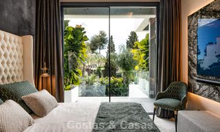 Move-in ready, state-of-the-art luxury villa for sale just a stone's throw from the beach on Marbella's coveted Golden Mile 779384 