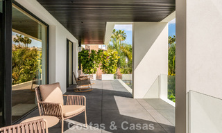Move-in ready, state-of-the-art luxury villa for sale just a stone's throw from the beach on Marbella's coveted Golden Mile 779386 