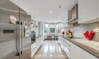 Sunny and spacious corner apartment with panoramic views for sale in the hills of Nueva Andalucia, Marbella 779587 