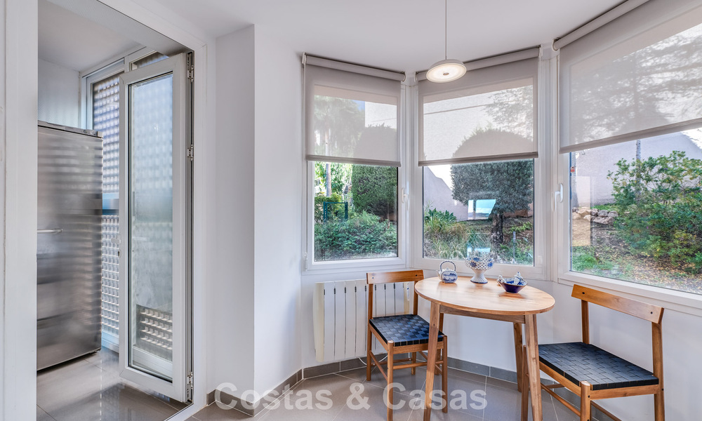 Sunny and spacious corner apartment with panoramic views for sale in the hills of Nueva Andalucia, Marbella 779589