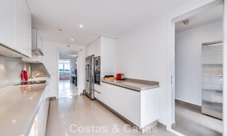 Sunny and spacious corner apartment with panoramic views for sale in the hills of Nueva Andalucia, Marbella 779590 