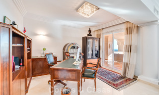 Sunny and spacious corner apartment with panoramic views for sale in the hills of Nueva Andalucia, Marbella 779594 