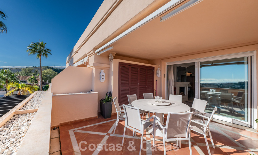 Sunny and spacious corner apartment with panoramic views for sale in the hills of Nueva Andalucia, Marbella 779603