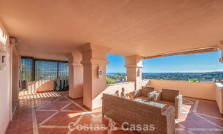 Sunny and spacious corner apartment with panoramic views for sale in the hills of Nueva Andalucia, Marbella 779605 