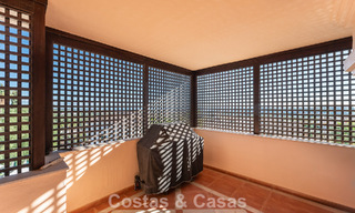 Sunny and spacious corner apartment with panoramic views for sale in the hills of Nueva Andalucia, Marbella 779606 