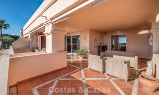 Sunny and spacious corner apartment with panoramic views for sale in the hills of Nueva Andalucia, Marbella 779610 