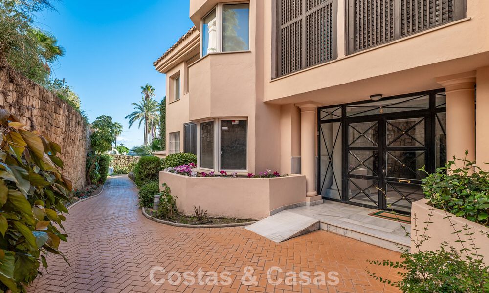 Sunny and spacious corner apartment with panoramic views for sale in the hills of Nueva Andalucia, Marbella 779613