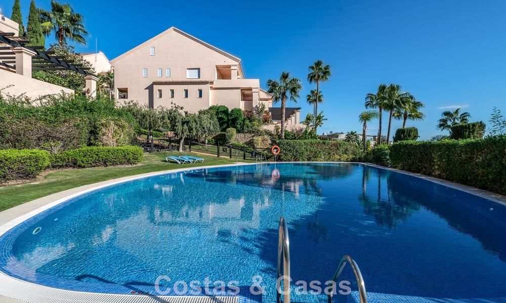 Sunny and spacious corner apartment with panoramic views for sale in the hills of Nueva Andalucia, Marbella 779615