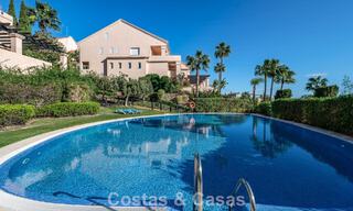 Sunny and spacious corner apartment with panoramic views for sale in the hills of Nueva Andalucia, Marbella 779615 