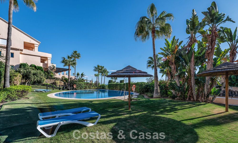 Sunny and spacious corner apartment with panoramic views for sale in the hills of Nueva Andalucia, Marbella 779618