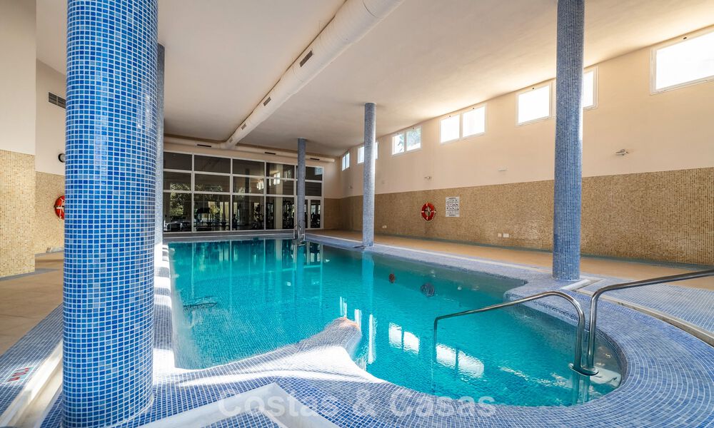 Sunny and spacious corner apartment with panoramic views for sale in the hills of Nueva Andalucia, Marbella 779619