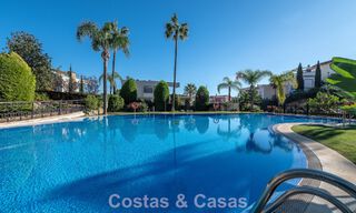 Sunny and spacious corner apartment with panoramic views for sale in the hills of Nueva Andalucia, Marbella 779622 