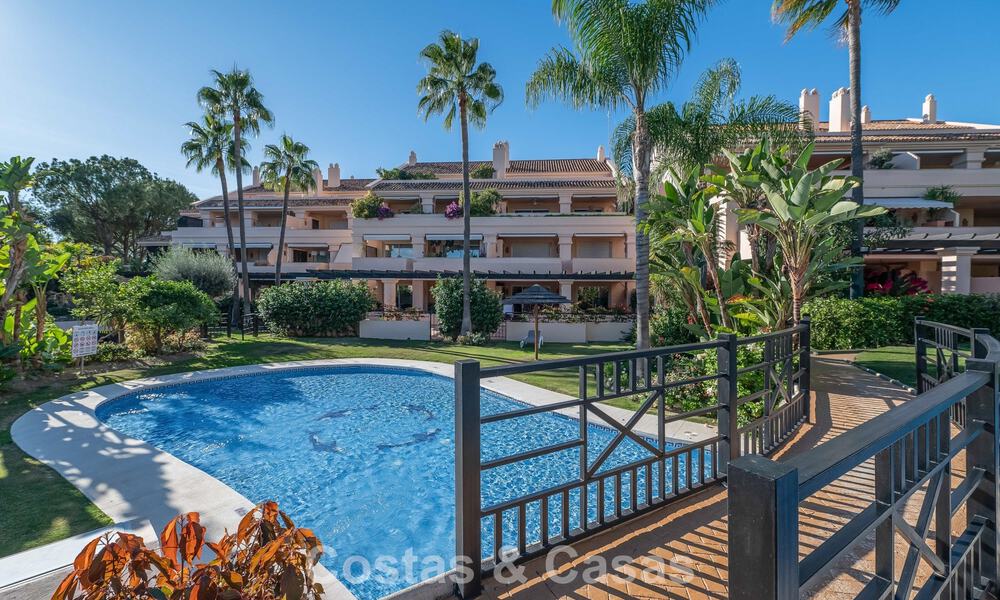 Sunny and spacious corner apartment with panoramic views for sale in the hills of Nueva Andalucia, Marbella 779624