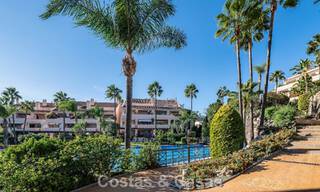 Sunny and spacious corner apartment with panoramic views for sale in the hills of Nueva Andalucia, Marbella 779627 