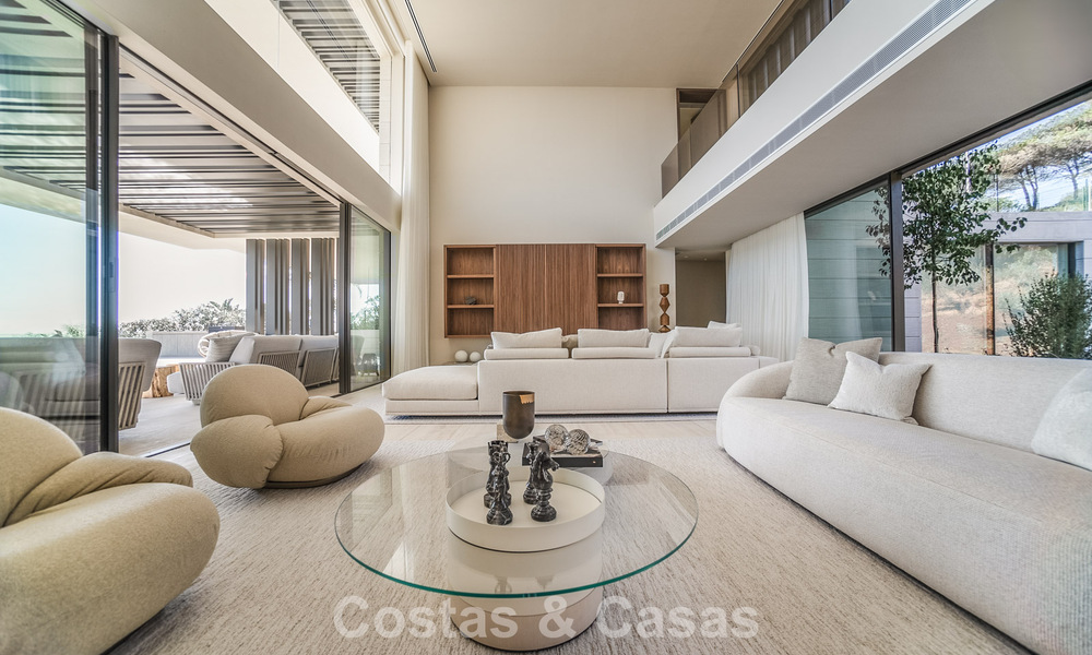 New, sophisticated luxury villa for sale in a private, 24/7 security community in Sotogrande, Costa del Sol 779271