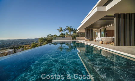 New, sophisticated luxury villa for sale in a private, 24/7 security community in Sotogrande, Costa del Sol 779282