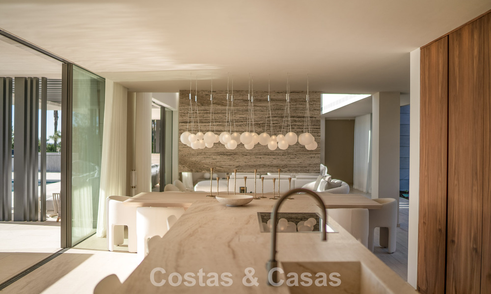 New, sophisticated luxury villa for sale in a private, 24/7 security community in Sotogrande, Costa del Sol 779290